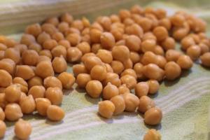 Quality Black Pepper Roasted Chickpeas Snack , Dried Salted Chickpeas High Nutritions wholesale