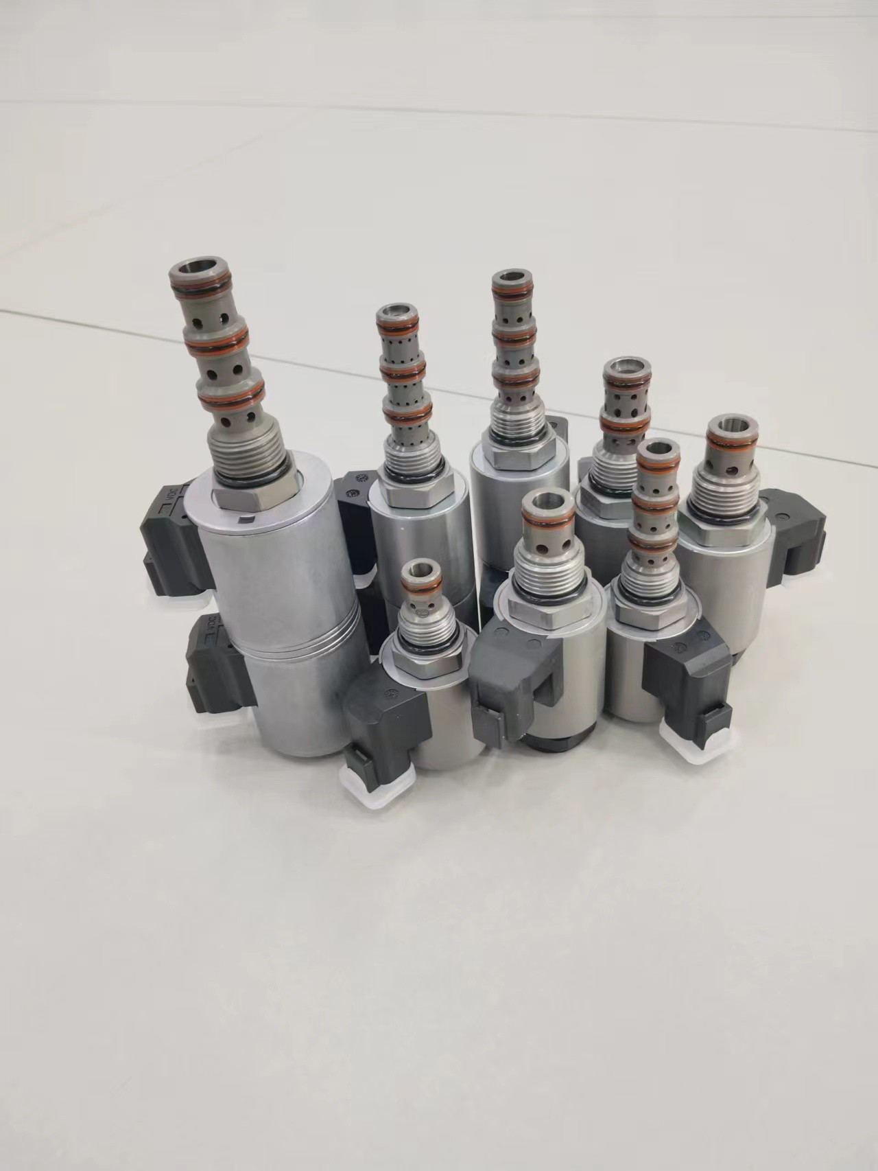 Customized Cartridge Solenoid Valve 4 Way 3 Position Hydraulic Valve