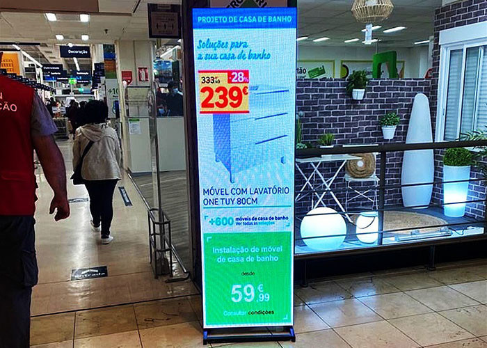 640*1920mm p1.86 Poster LED Display Factory Supply Indoor Billboard
