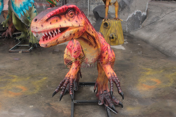 Lifelike Head Swing Hand Carved Animatronic Dinosaur Display Business Park
