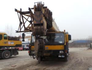 Quality 2006 YEAR Chinese Hydraulic XCMG 100ton mobile Crane (QY100K) truck crane jib crane 130ton wholesale