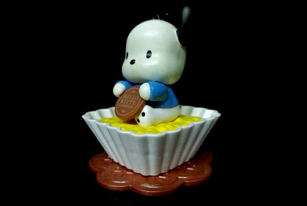 Pochacco Dog Custom Plastic Toys 2.5 Inch Height For Storage 8*7*7cm