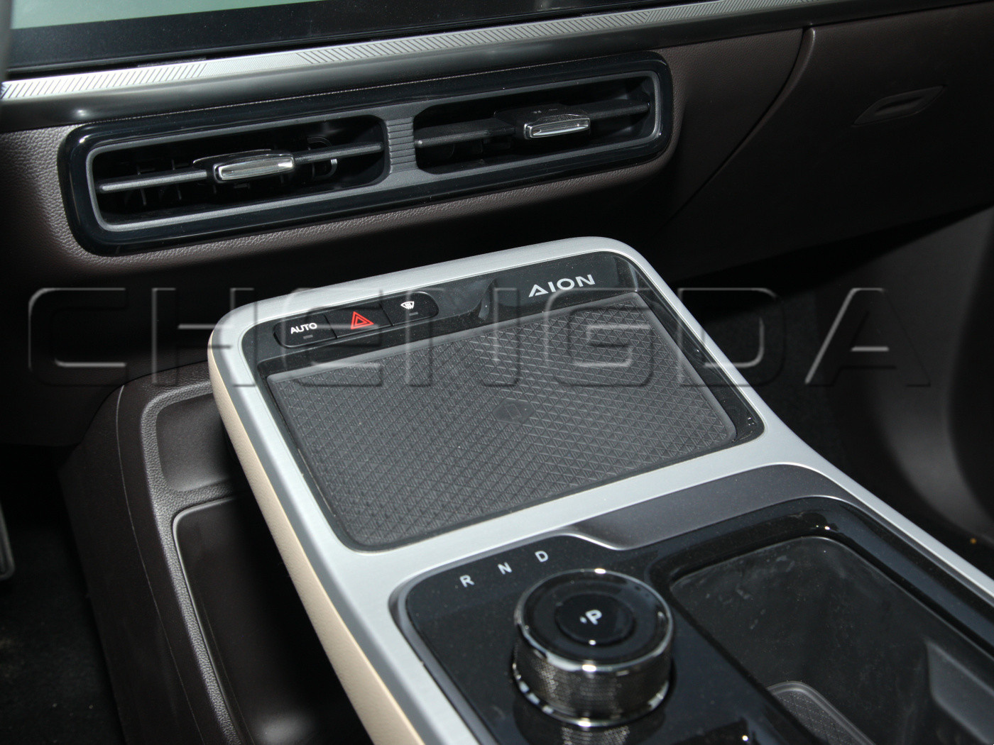 2023 Pilot Series 2.0T Gdi 252 Hp Two Wheel Drive Zhilian Edition 7 Seats Gac Trumpchi Gs8 Petrol Gasoline Car for Market