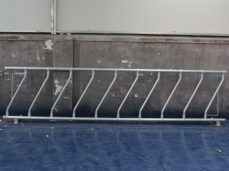 High Rigidity Cattle Feed Barriers Gates , Locking Yoke Feed Barriers