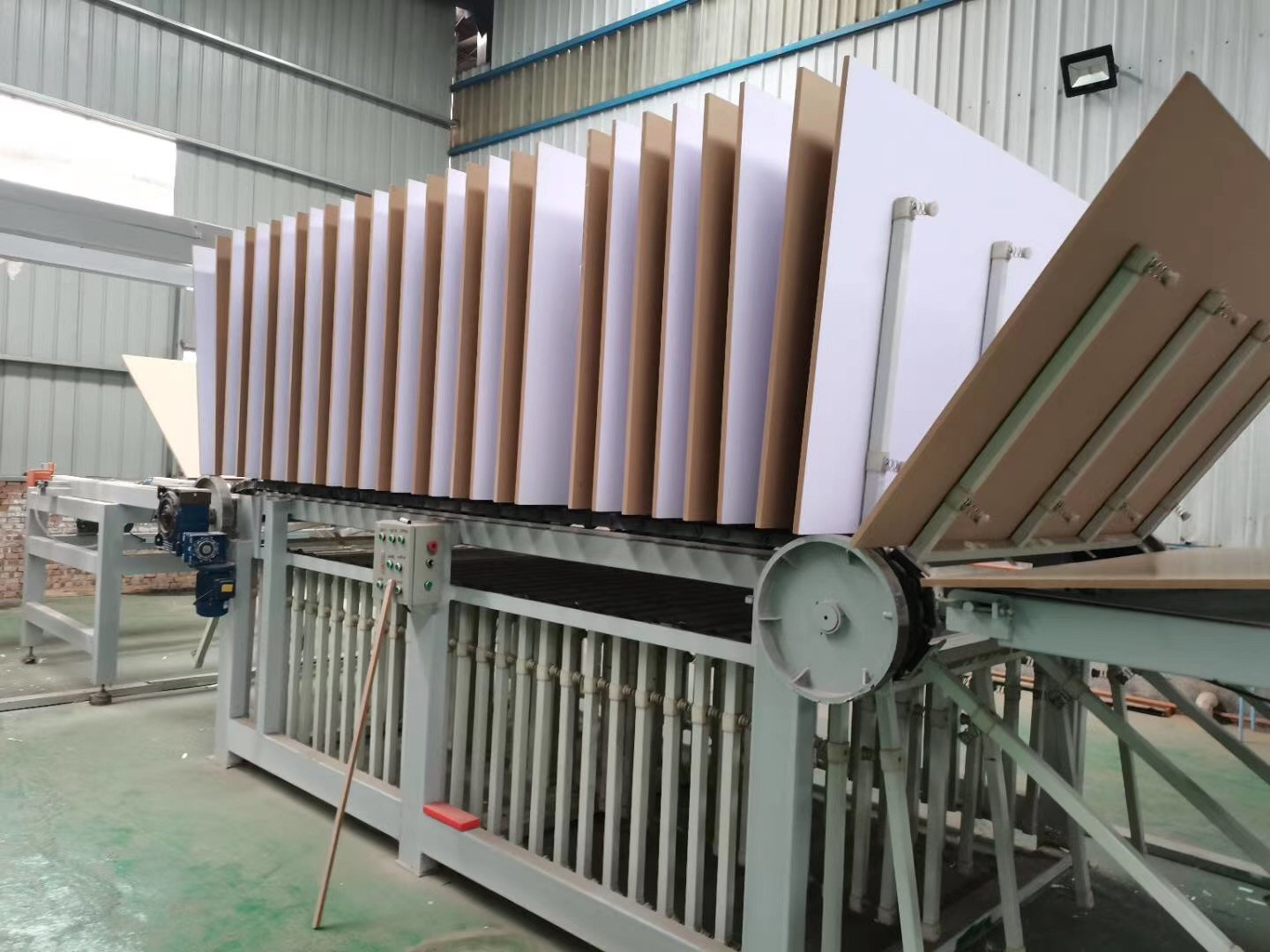 Construction Moisture Less Than 8% 25mm Melamine Laminated MDF