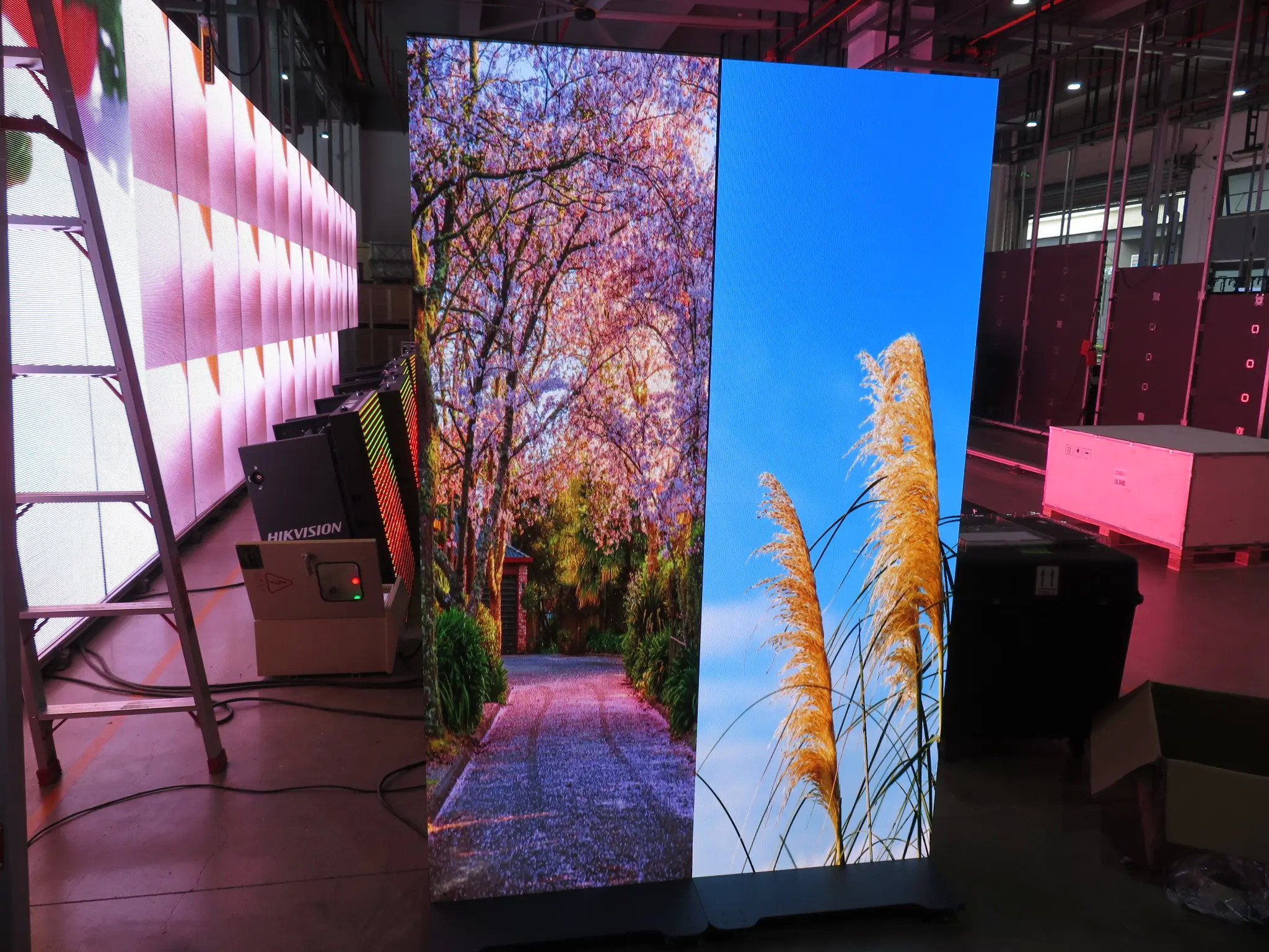 Commercial Advertising LED Poster For Shopping Mall Exhibition Centre Restaurant Retail Store Display