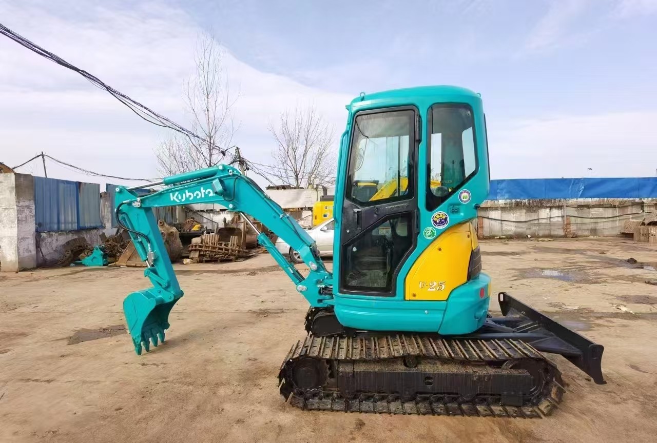 Kubota U25 Mini Used Crawler Excavator With Core Engine Motor Components Ready Stock For Construction Machines Sale
