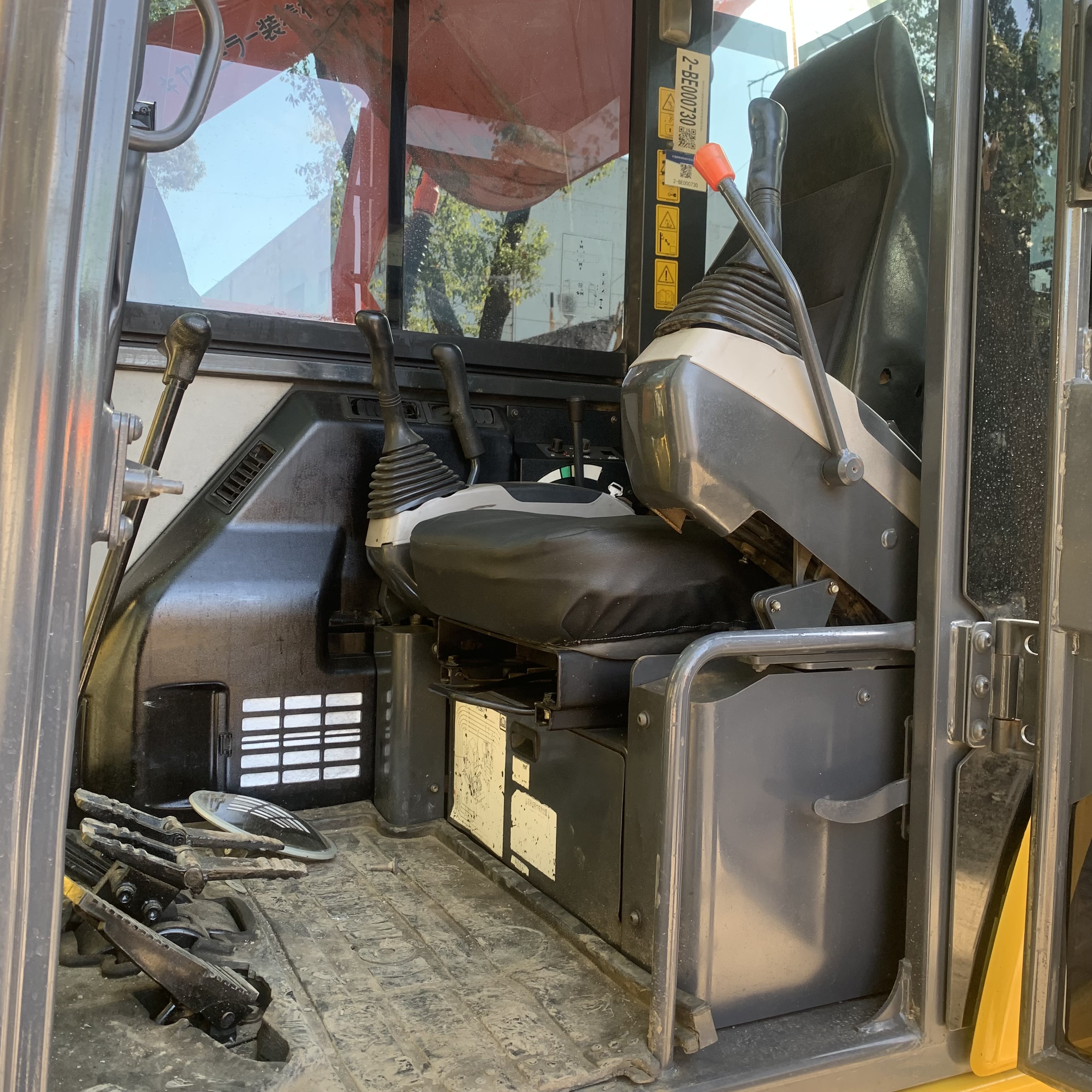 Used Komatsu PC56MR Mini Excavator 5ton with Original Color and Operating Weight 5300