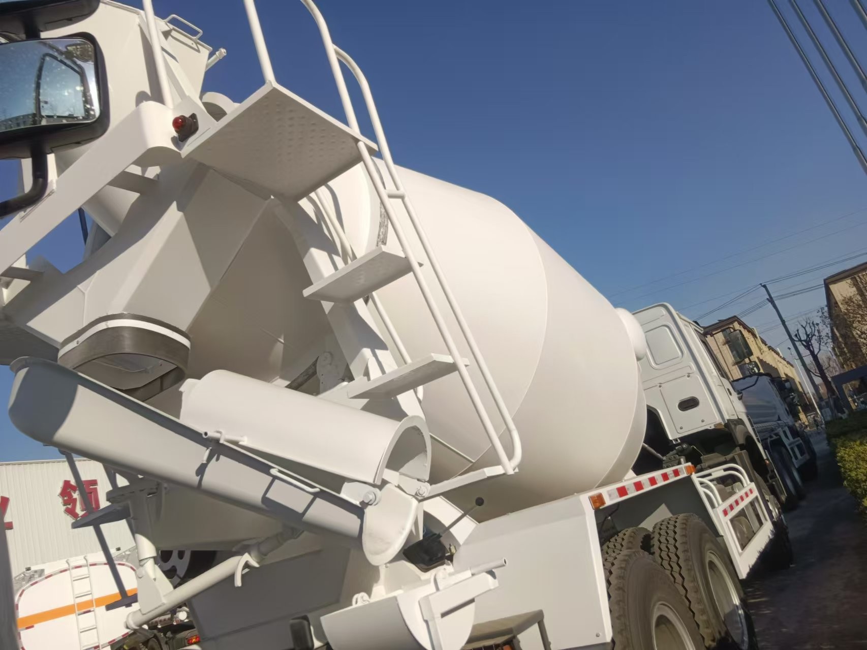 High Horsepower 400HP HOWO Mixer Truck 6-12CBM LHD 6×4 10 Wheels