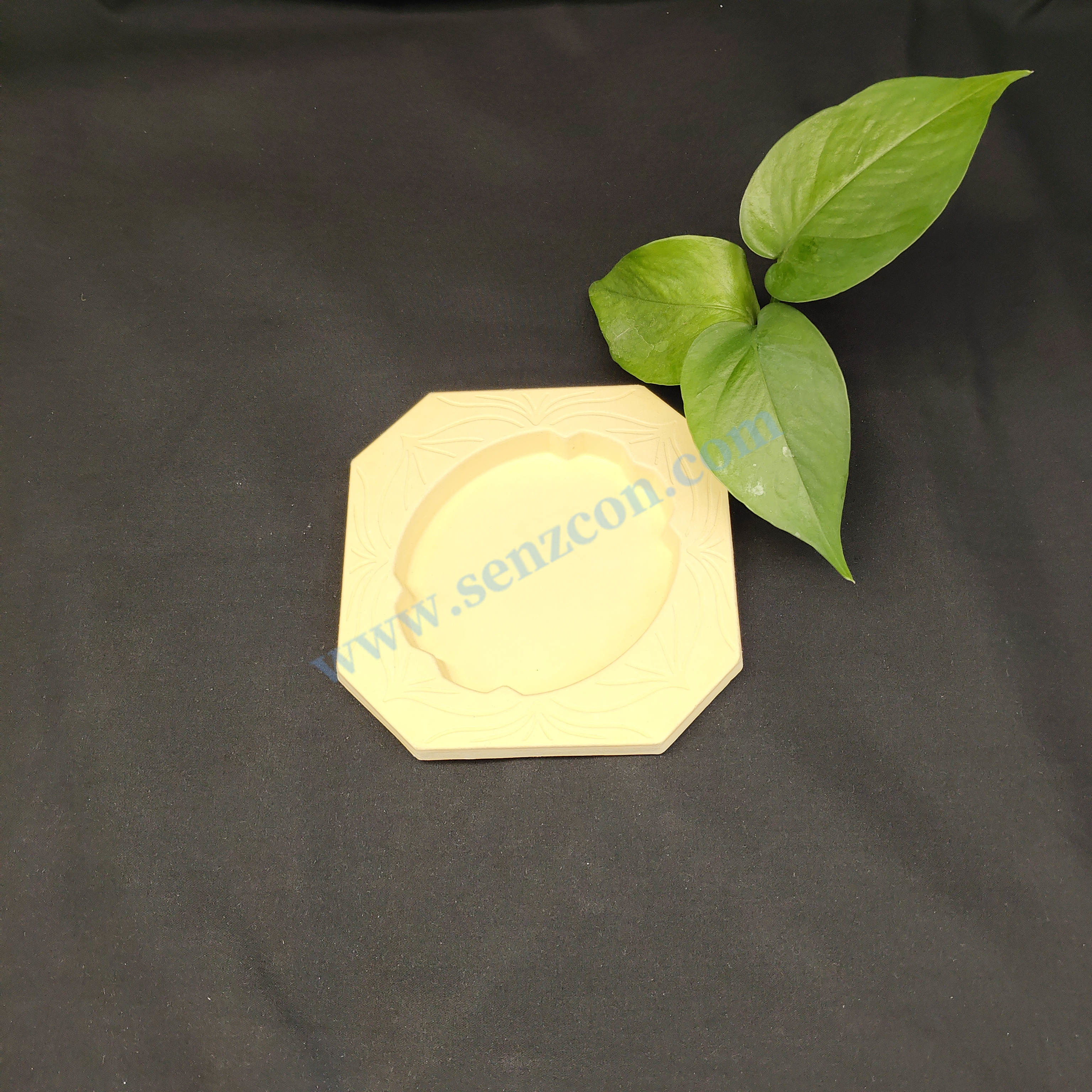 Factory-customized high-end food packaging box liners and bases, high-end jewelry liners, anti-drop and shock-proof, made of yellow plant fiber