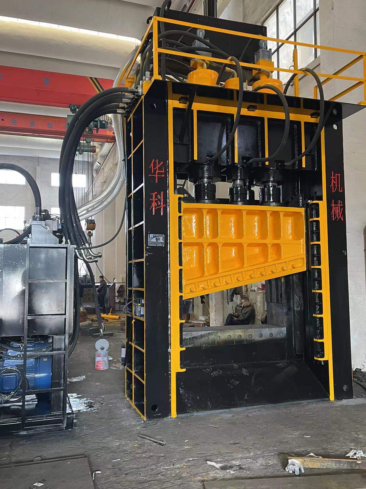 180KW 630 Tons Hydraulic Scrap Shear For Steel Plate cutting
