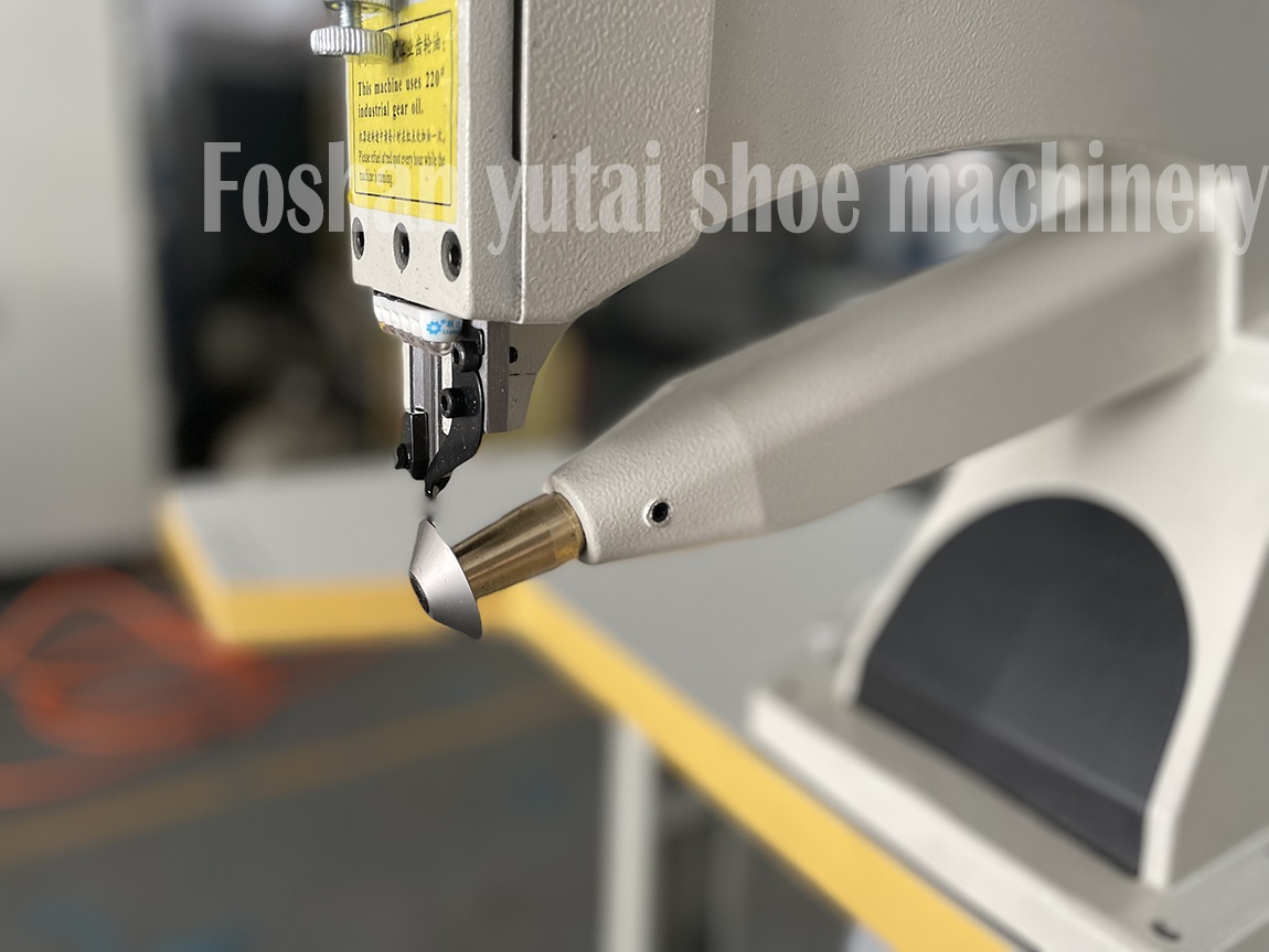 YT-801T Automatic Shoe Trimming Machine 1250*580*140mm Industry Shoe Making Machine