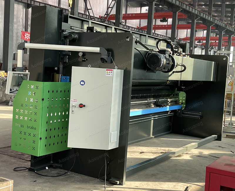 Heavy Duty 200T Hydraulic Press Brake 6000MM CNC Bending Machine With TP10S Servo Control