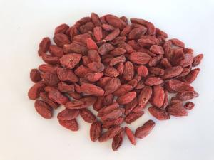 Quality Red Goji Berry Dried Fruit Snacks Raw Material , Dehydrated Fruit Snacks OEM Avaliable wholesale