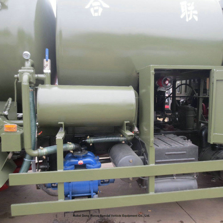 Heavy Duty Septic Vacuum Trucks For Oilfield / Fecal / Sewer Cleaning