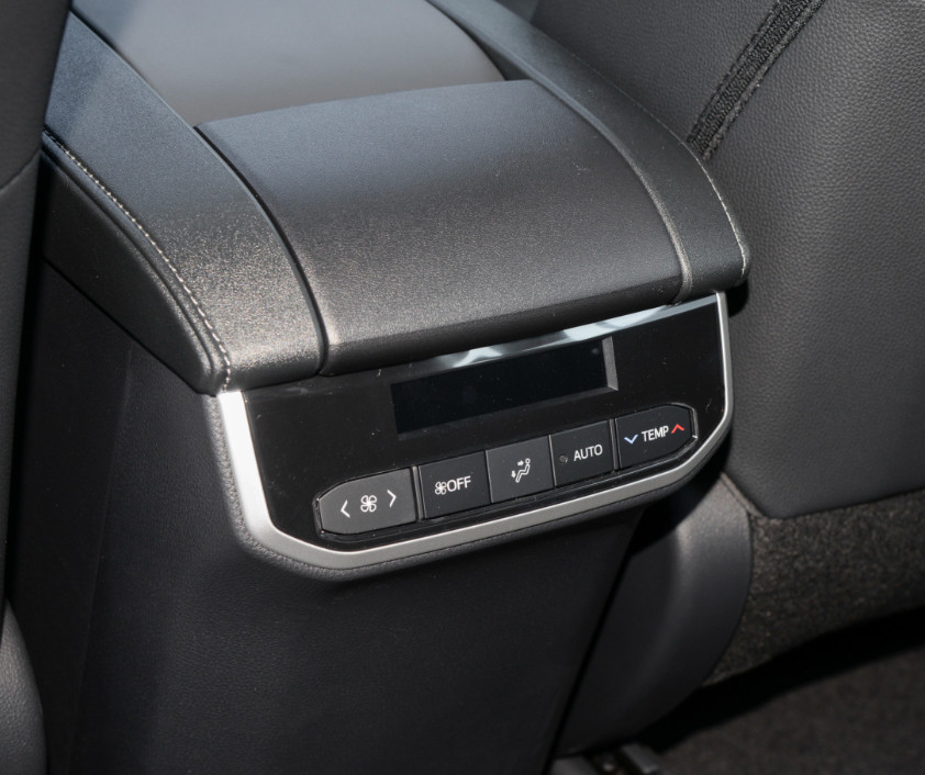 Latest Mixed Hybrid Toyota Highlander Double Engine 2.5L 4WD 7 Seats Luxury Model