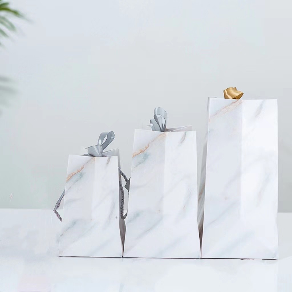 Personalize LOGO Marble paper custom gift bag Paper Delivery Bags with ribbon handle