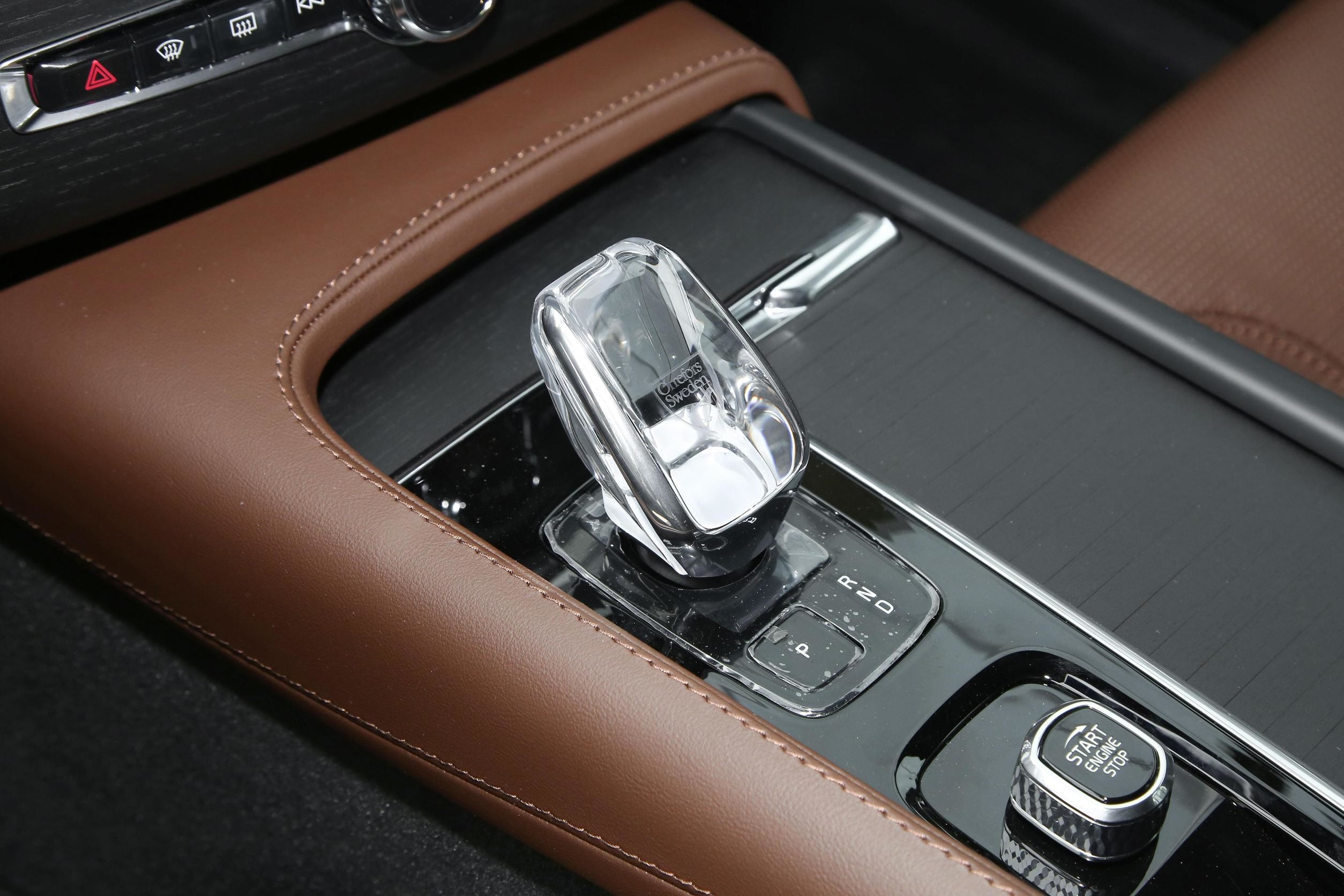 2024 T8 Gasoline Hybrid Cars Volvo XC90 RECHARGE E Drive