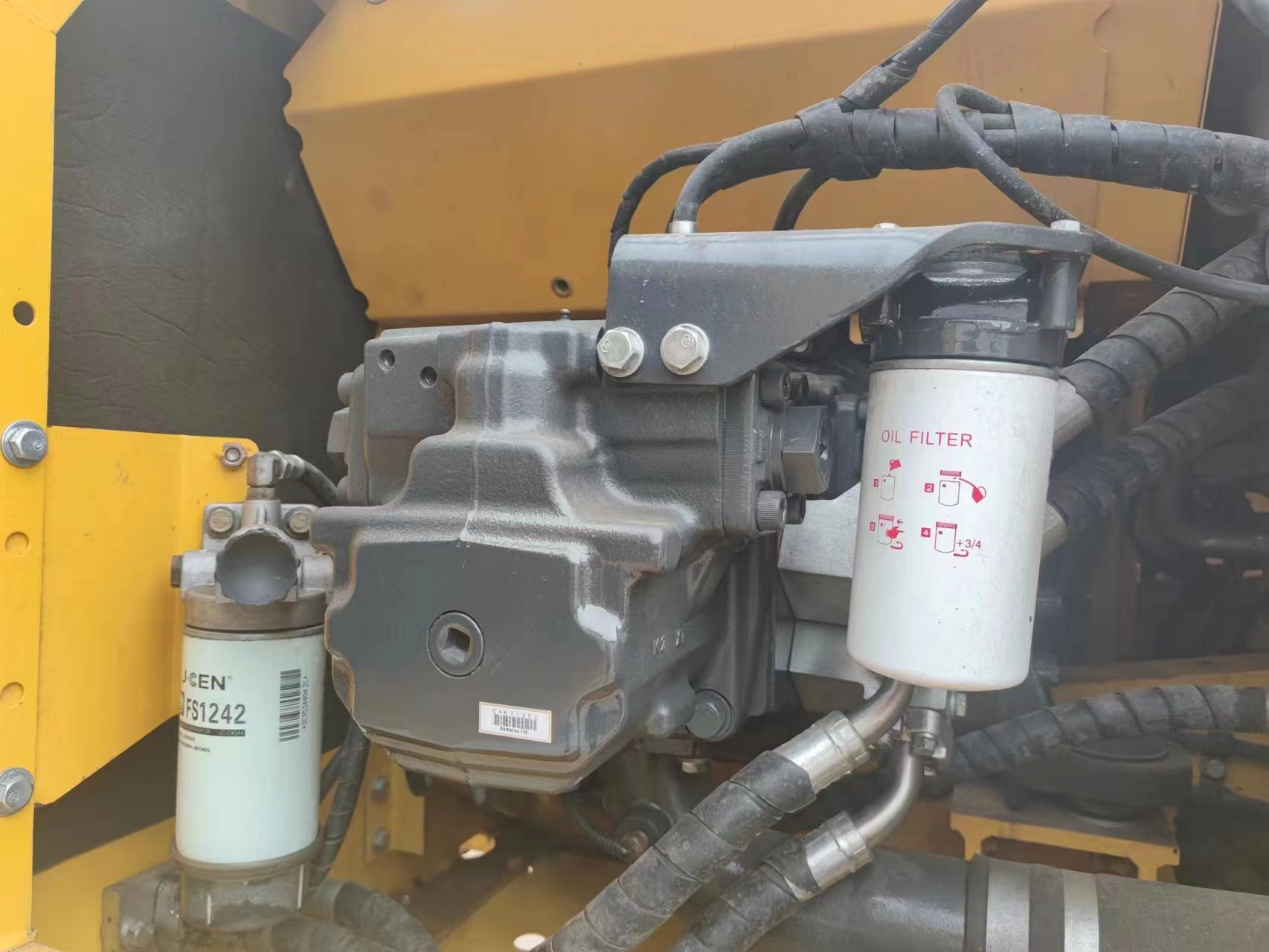 used crawler excavator used komatsu pc200/good condition with high power second hand excavator komatsu pc200 for sale