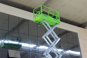 Quality Working Height 10m Hydraulic Scissor Lift 0/2.1m Turning Radius Inside / Outside wholesale