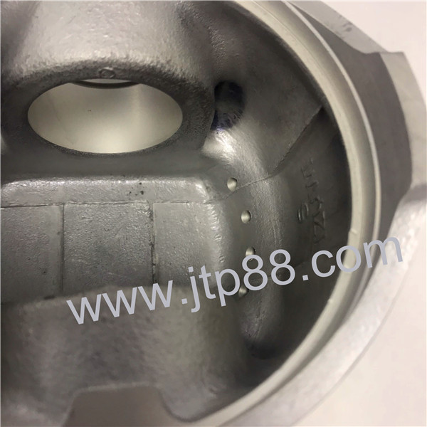 6HK1 Direct Injection Aluminum Diesel Engine Piston , Engine Parts Piston For Isuzu