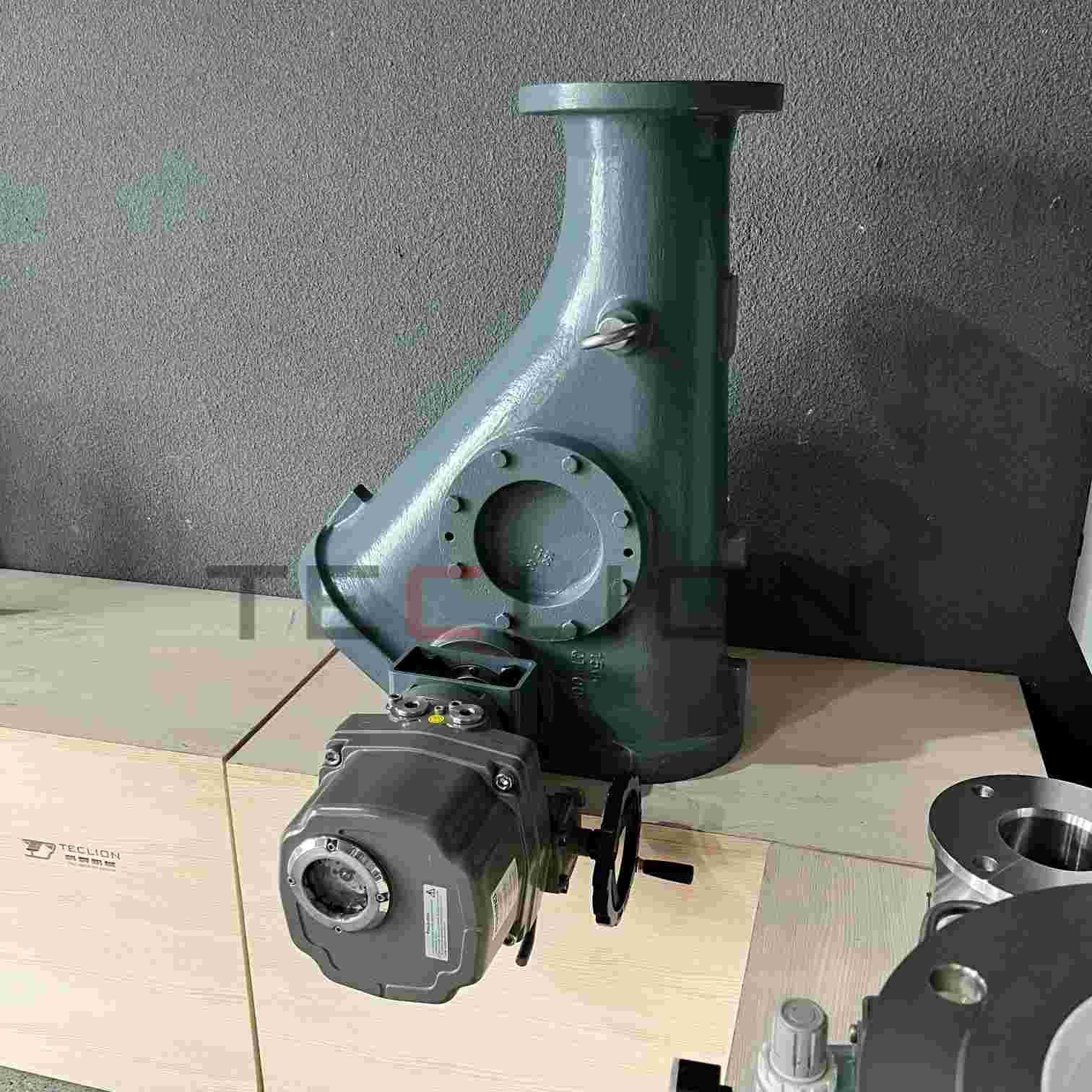 Pendulum type Diverter valve for dense or dilute phase transportation
