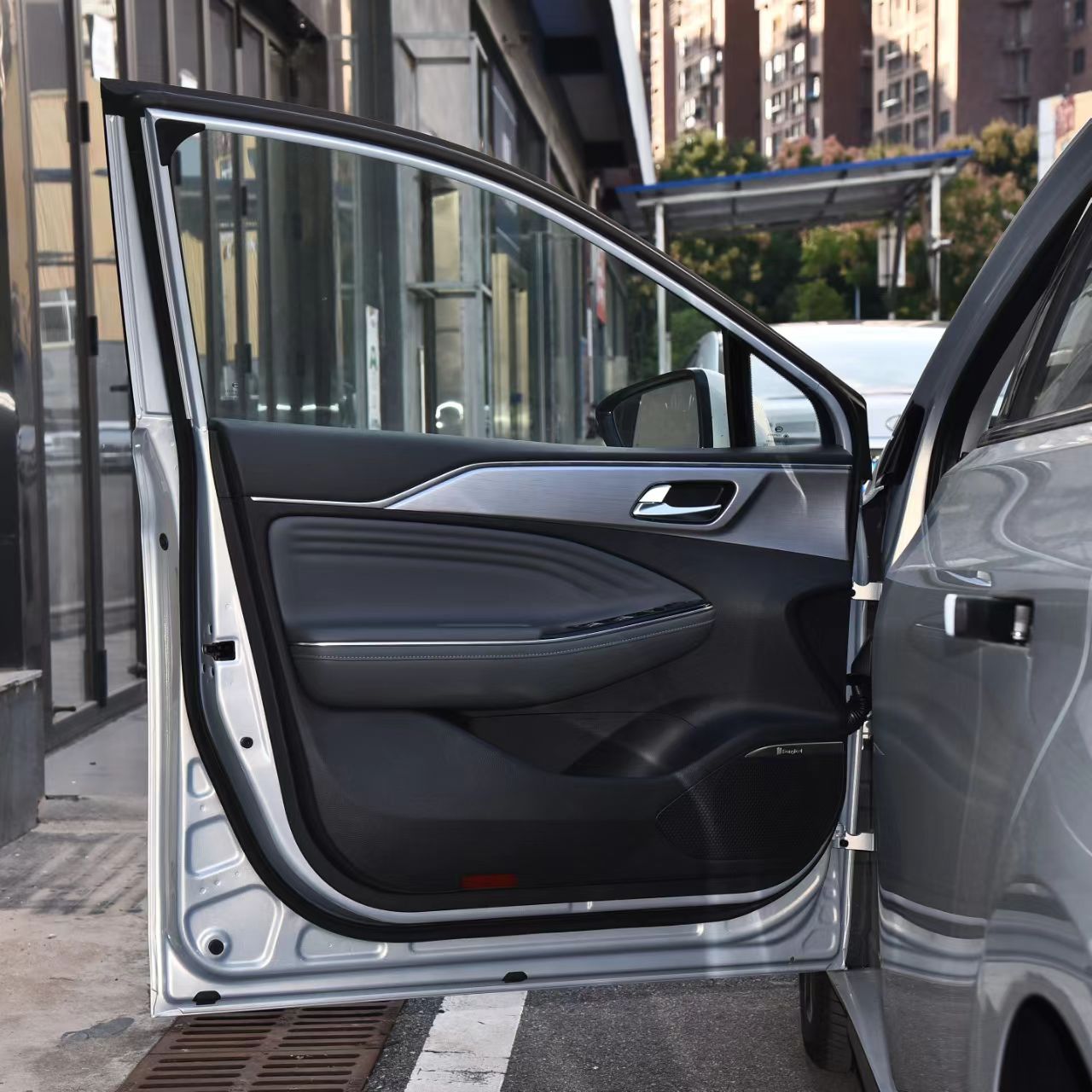 2023 Guangqi AION S plus 70 Electric Car Compact SUV 4 Doors 5 Seats Production Plant