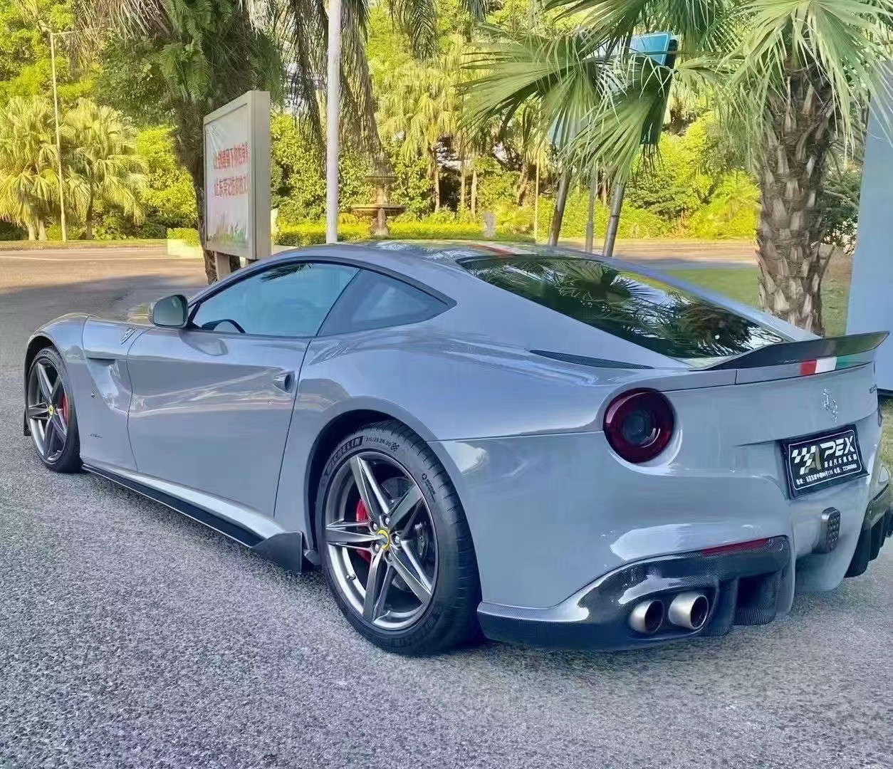 High Quality Carbon Fiber F12 Carbon Fiber Body Kit for ferrari F12 Upgrade DMC Style Front Shovel Rear Diffuser Spoiler