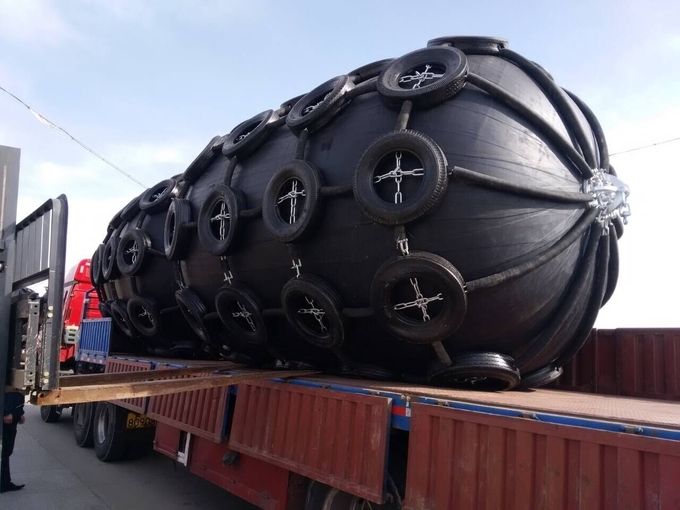ISO 9001 Marine Yokohama Fenders For STD STS Ships and Boats 10