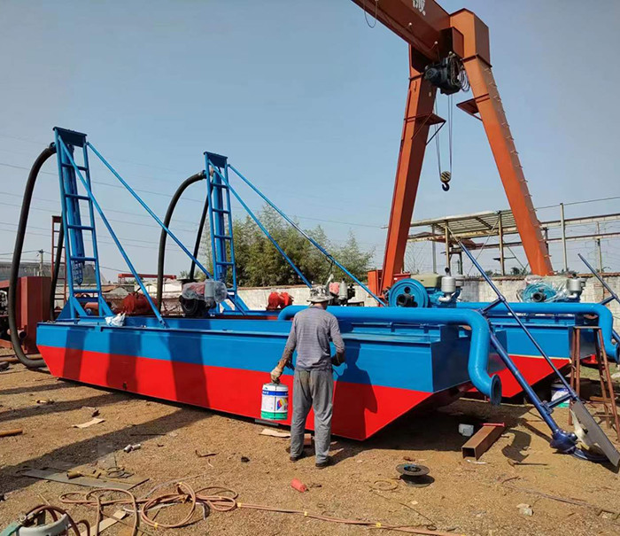 Medium Capacity 10inch 1200m3/h Sand Dredger with A Red Color for River Sand Mining