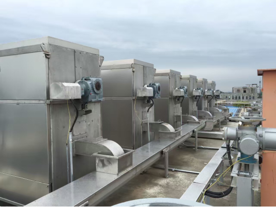 Travelling Band Wastewater Bar Screen Vertical Design Customized Color Anti Rust