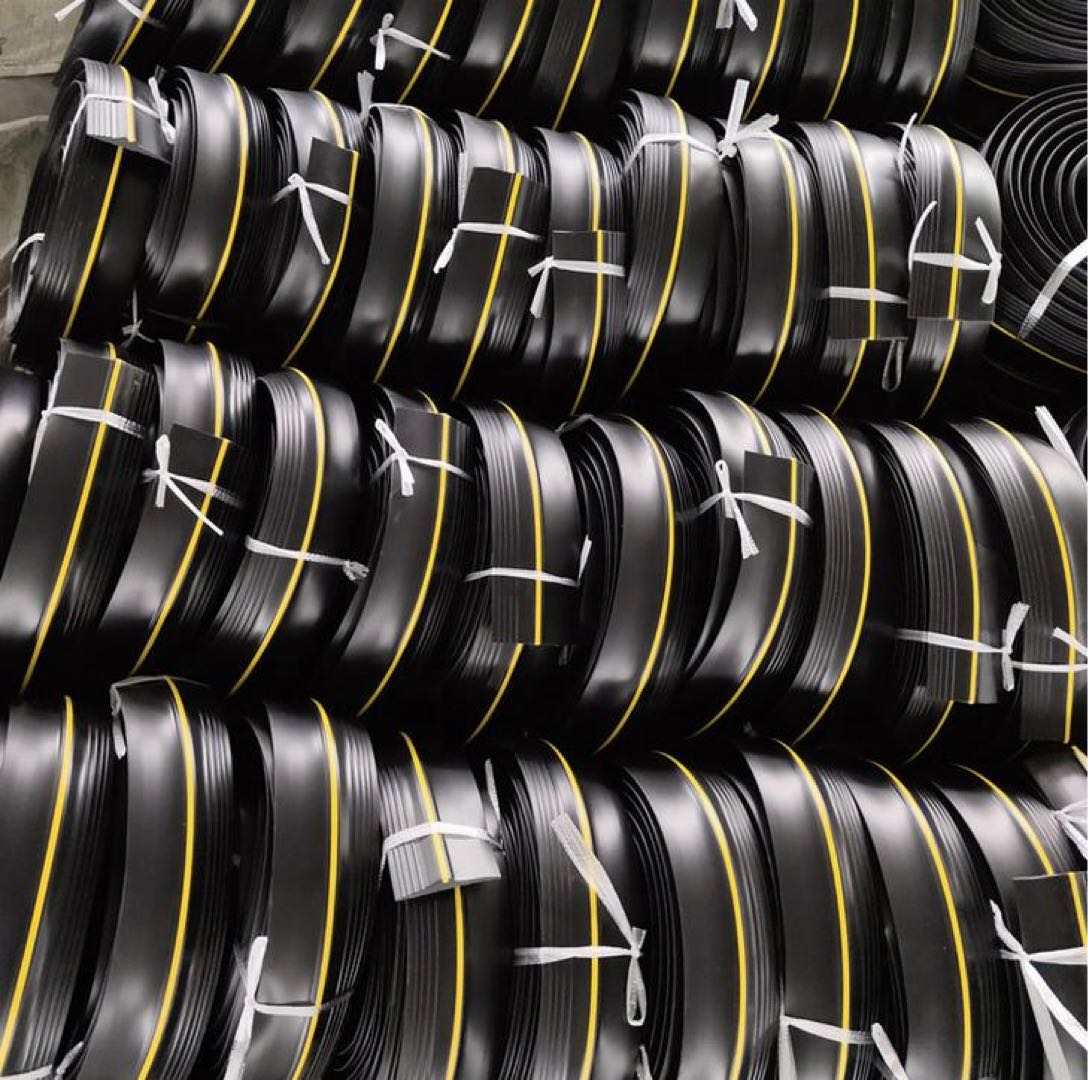 20-220mm Width EPDM Flexible PVC Rubber Seal for Garage Depot Barn Lock-up and Carpark