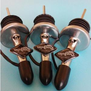 Quality Custom LOGO Wine Pourer Stainless Steel Pourers for Oil Bottle, Good Quality and Competitive Price wholesale