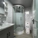 White Expandable Container House Prebuild Villa for Seaside Vacation Cabin
