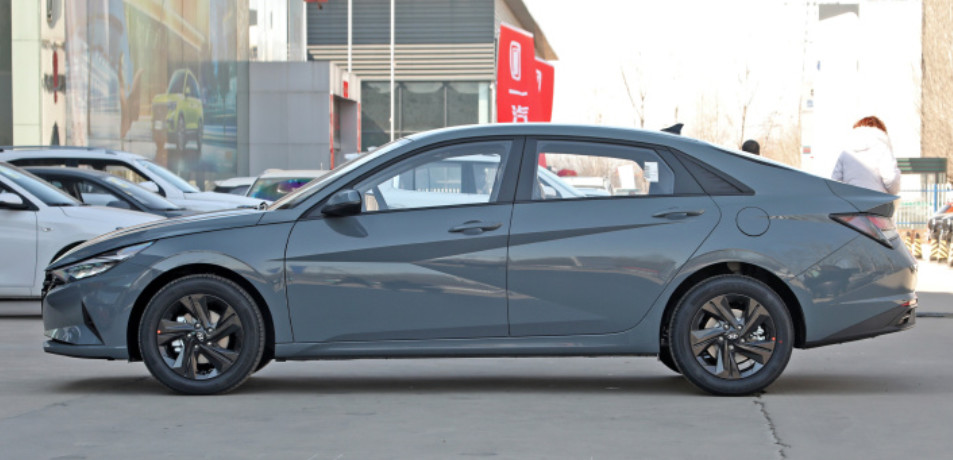 Hyundai Elantra 2022 1.5L CVT GLS Leading Version 4 Door 5 Seats Sedan
