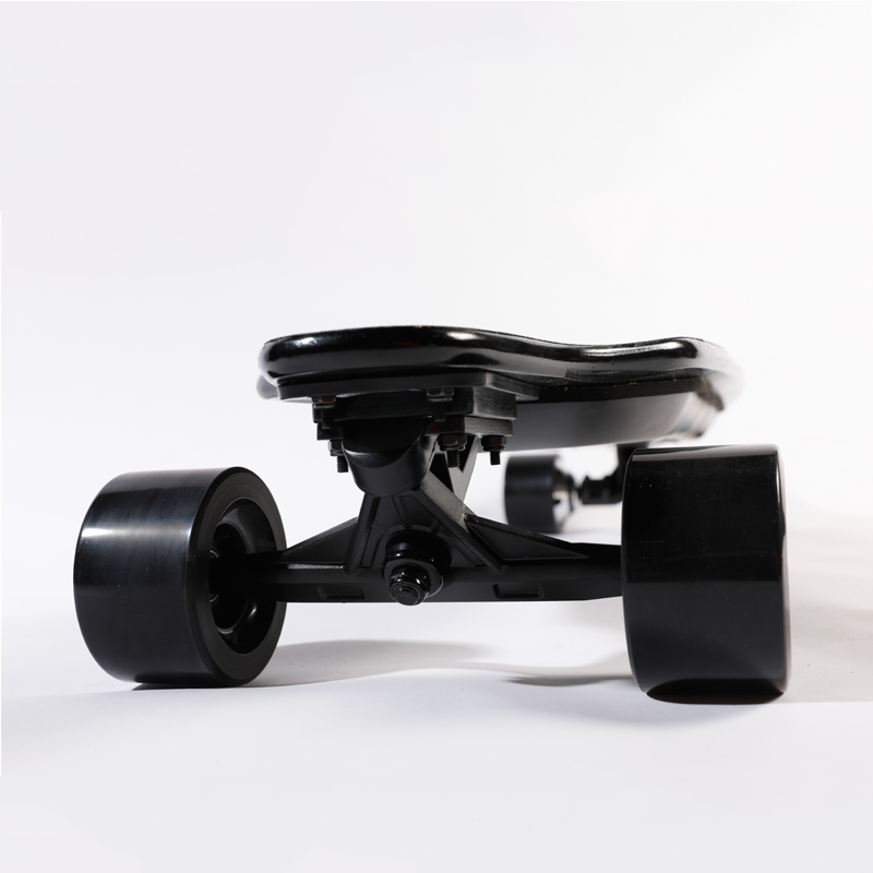 Stable Lightweight Electric Skateboard 36V Lithium Battery No Noise Pollution