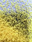 0.4*0.4mm Sand Blasting Plastic Yellow Color Medium Size High Thermal Stability