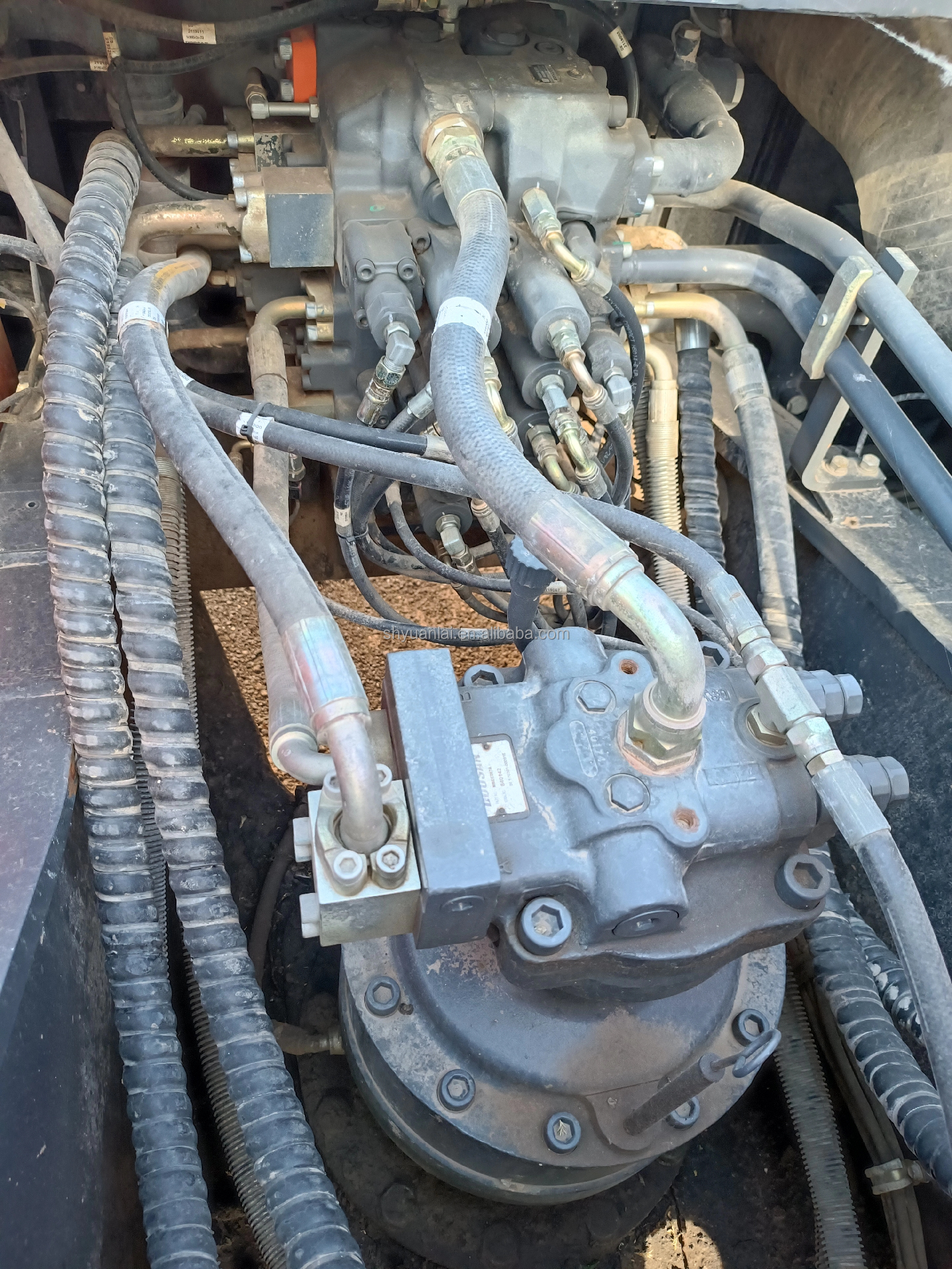 Affordable DOOSAN DX300 Excavator and Energy-Saving for Crushing Used Hand Excavators