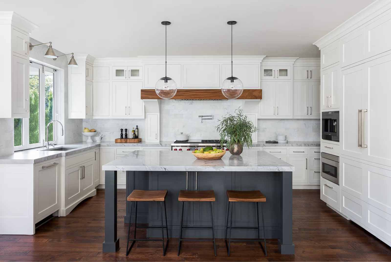 2024 Customized White Shaker Style PVC Kitchen Cabinet with Melamine Board Doors