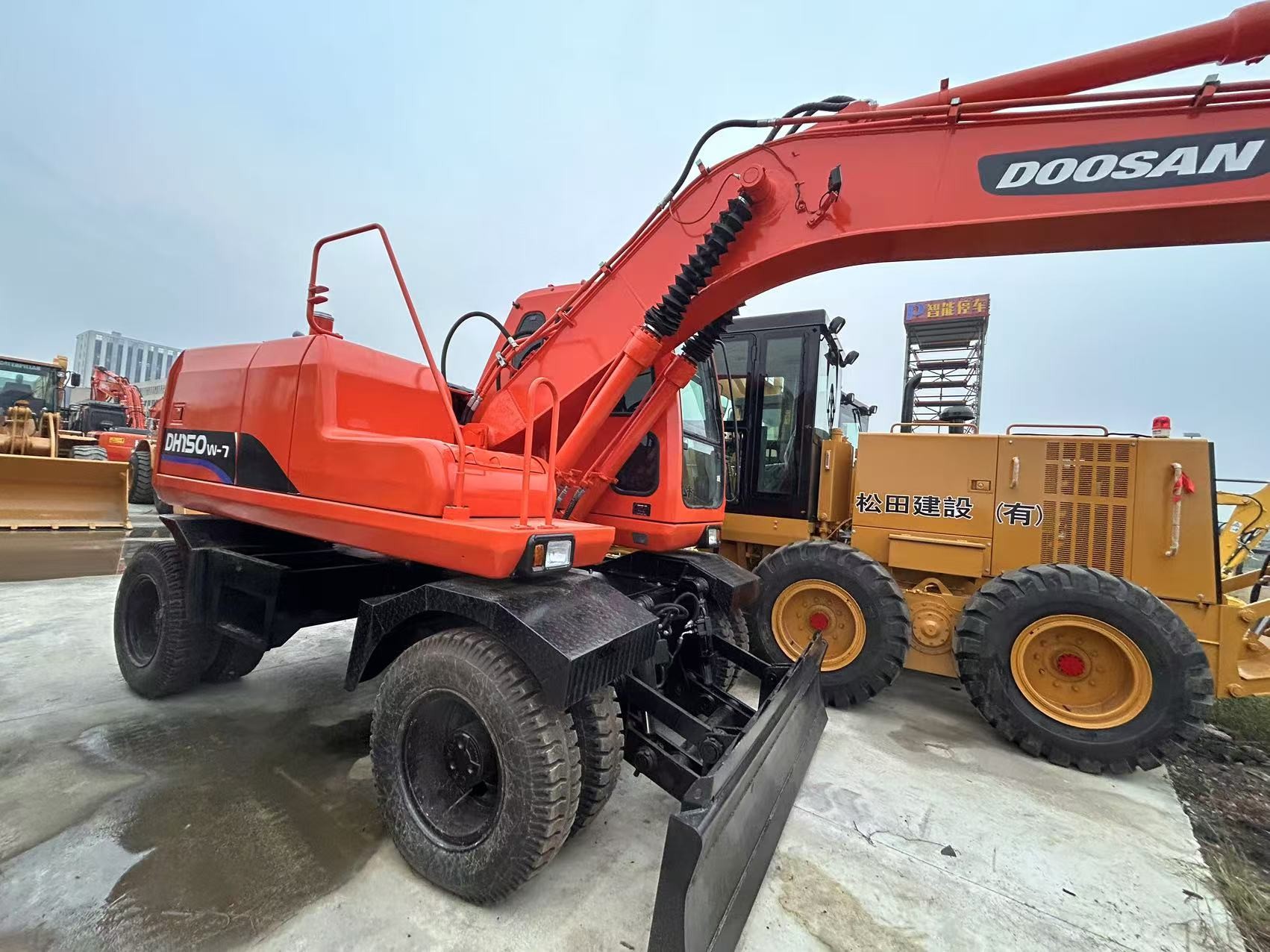 Hyundai Cummins Wheeled Excavator Super High Cost Performance