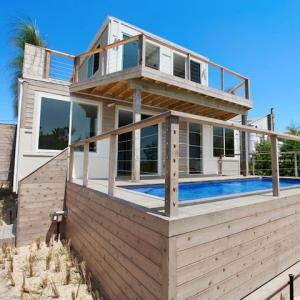 Quality Prefab Shipping Container Homes Heat Insulation Wind Proof Luxury Living wholesale