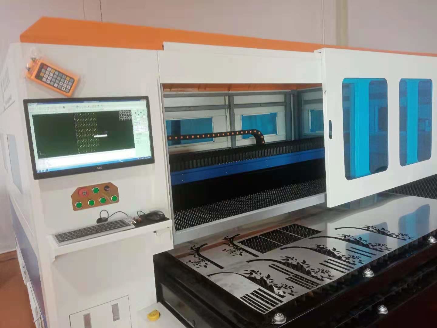 Anti Burning Sheet 2000w Laser Cutting Machine Metal Cutting Laser Cutter