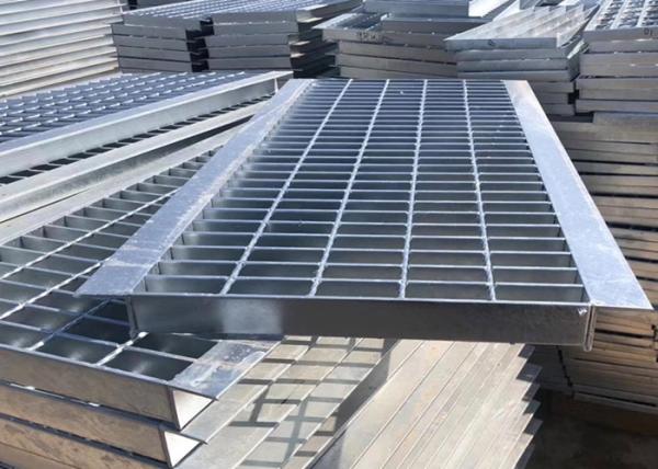 Cheap 40x5mm Serrated Bar Grating Stair Treads For Municipal Engineering for sale