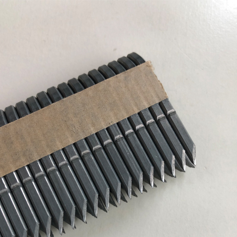Galvanised 9 Gauge Fencing Staples 40mm Barbed Galfan Divergent