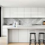Customizable White Solid Wood High Gloss Kitchen Cabinet for Villa Renovation