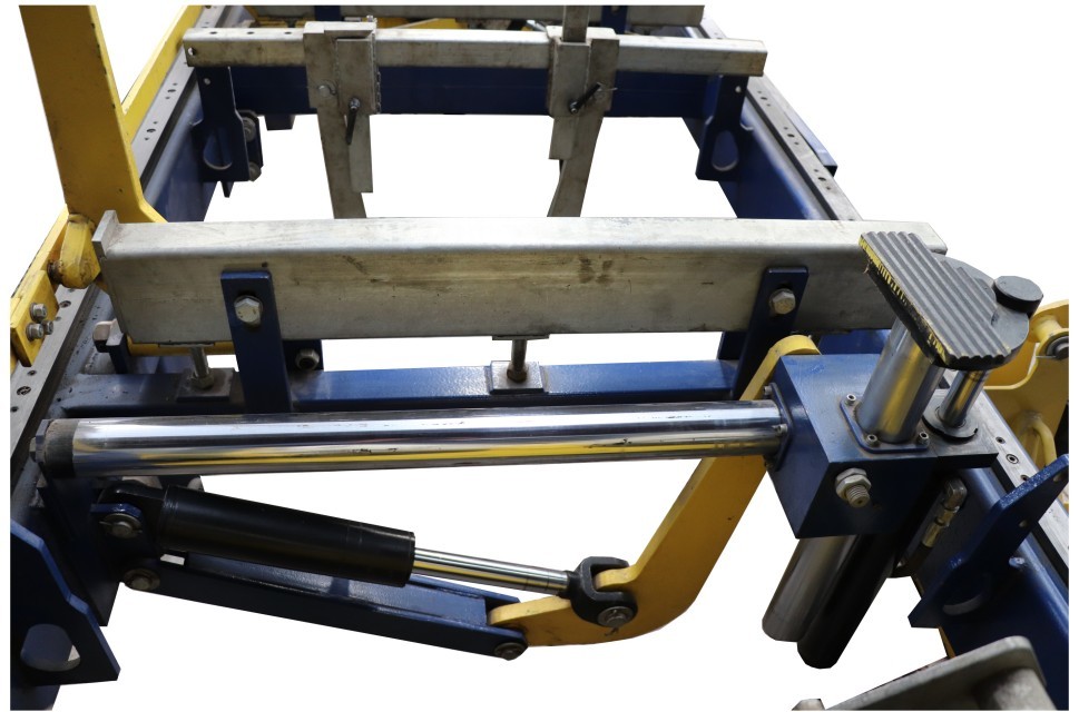 Automatic Hydraulic Bandsaw Machine Wood Band Saw Mill Machine Portable Sawmill