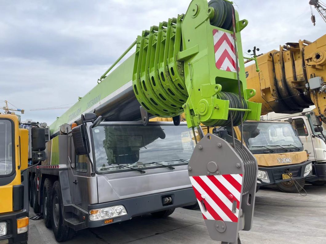 Construction Machinery Mobile Crane All Terrain Crane 200 Ton
