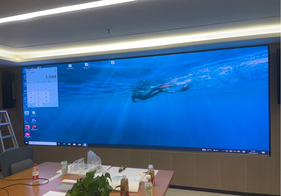 Indoor P1.5 P1.9mm Small Spacing LED Display 500 * 1000mm Lightweight Large-Sized Gstar II Series