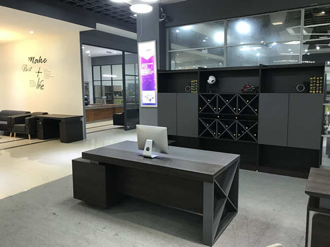 Chinese Style Regional Style And Modern Appearance Wooden Furniture Use Executive Desk