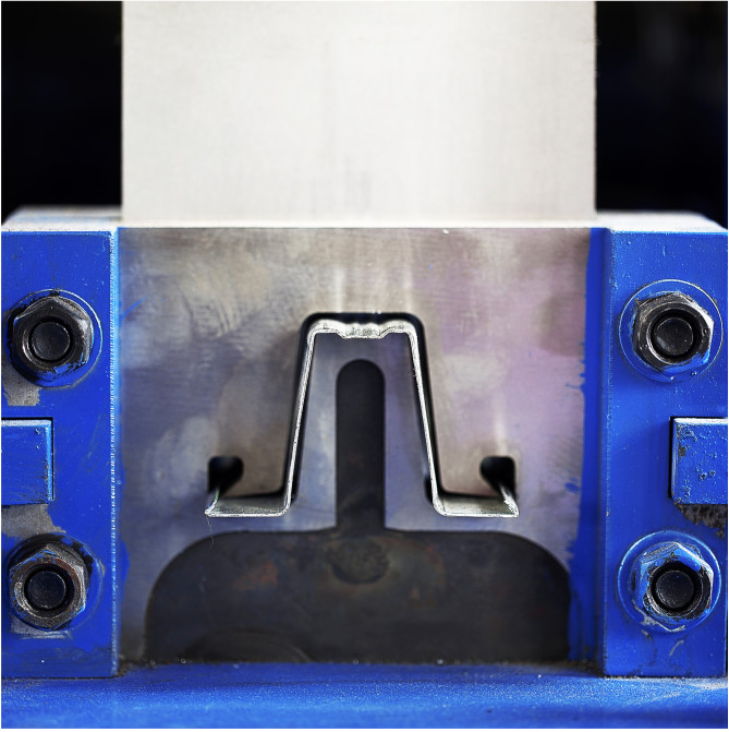 Cr12MoV Cutter Thickness 1.0 2.0mm C Channel Roll Forming Machine